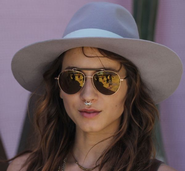HQ
