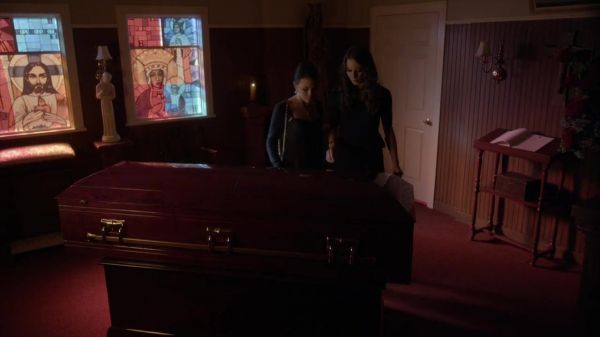 PLL_S04E01_720p_JACK_Up_DownloadSeriesHere_2169.jpg