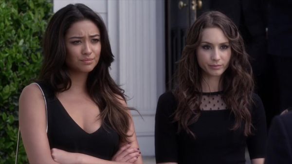 PLL_S04E01_720p_JACK_Up_DownloadSeriesHere_2502.jpg