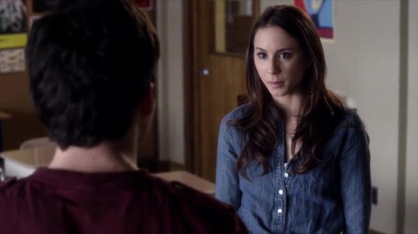 PLL_S04E02_720p_JACK_Up_DownloadSeriesHere_1181.jpg
