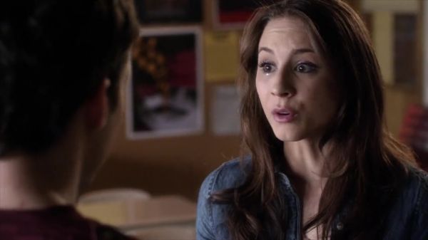 PLL_S04E02_720p_JACK_Up_DownloadSeriesHere_1209.jpg