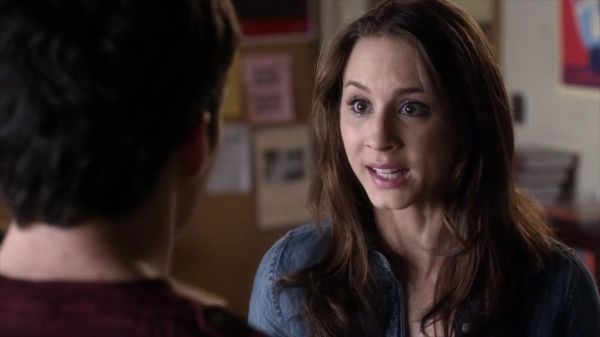 PLL_S04E02_720p_JACK_Up_DownloadSeriesHere_1213.jpg