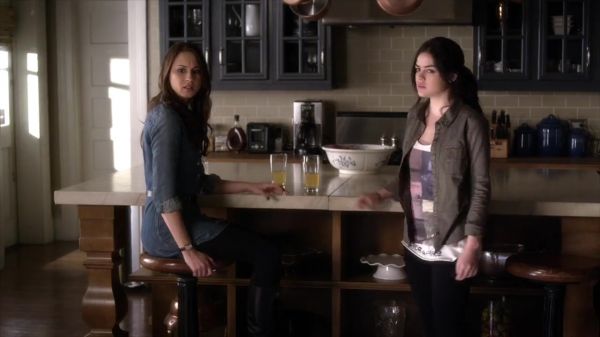 PLL_S04E02_720p_JACK_Up_DownloadSeriesHere_2091.jpg
