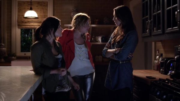 PLL_S04E02_720p_JACK_Up_DownloadSeriesHere_2502.jpg