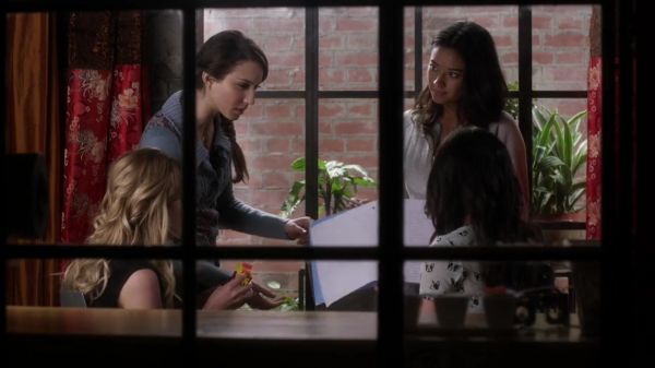 PLL_S04E03_720p_JACK_Up_DownloadSeriesHere_0175.jpg