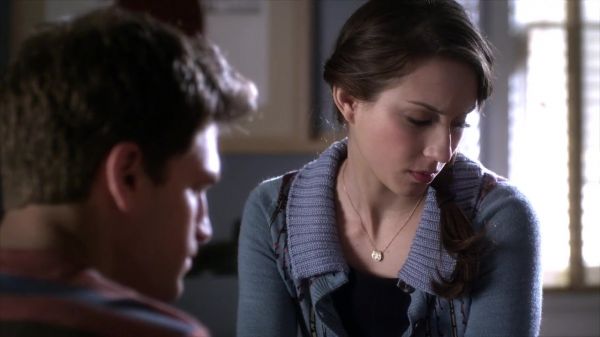 PLL_S04E03_720p_JACK_Up_DownloadSeriesHere_0536.jpg