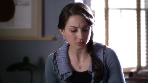 PLL_S04E03_720p_JACK_Up_DownloadSeriesHere_0559.jpg