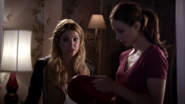 PLL_S04E03_720p_JACK_Up_DownloadSeriesHere_2303.jpg
