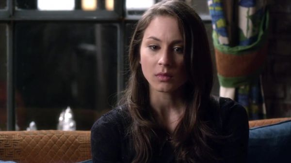PLL_S04E04_720p_JACK_Up_DownloadSeriesHere_0396.jpg