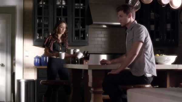 PLL_S04E06_720p_JACK_Up_DownloadSeriesHere_0818.jpg