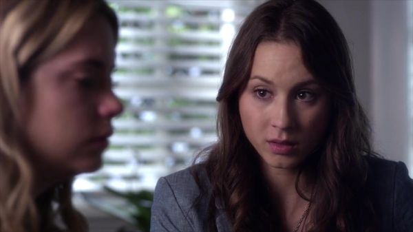 PLL_S04E07_720p_JACK_Up_DownloadSeriesHere_1165.jpg