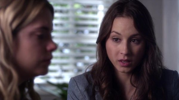 PLL_S04E07_720p_JACK_Up_DownloadSeriesHere_1167.jpg