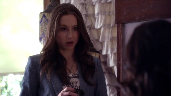 PLL_S04E07_720p_JACK_Up_DownloadSeriesHere_1363.jpg
