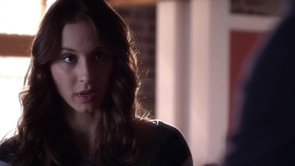 PLL_S04E07_720p_JACK_Up_DownloadSeriesHere_2076.jpg