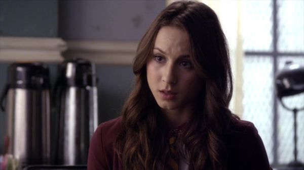 PLL_S04E08_720p_JACK_Up_DownloadSeriesHere_1110.jpg