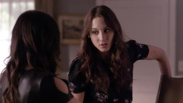 PLL_S04E09_720p_JACK_Up_DownloadSeriesHere_1066.jpg