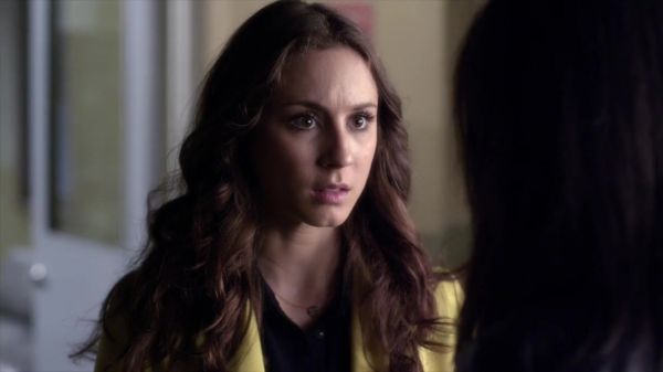 PLL_S04E09_720p_JACK_Up_DownloadSeriesHere_2391.jpg