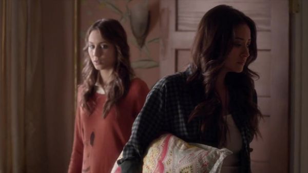 PLL_S04E10_720p_JACK_Up_DownloadSeriesHere_0485.jpg