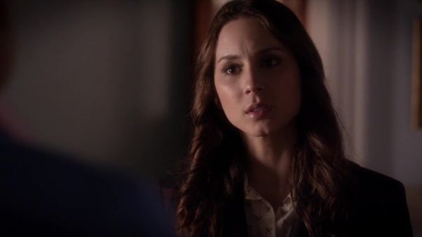 PLL_S04E10_720p_JACK_Up_DownloadSeriesHere_2040.jpg