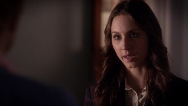 PLL_S04E10_720p_JACK_Up_DownloadSeriesHere_2044.jpg