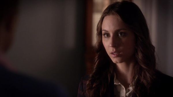 PLL_S04E10_720p_JACK_Up_DownloadSeriesHere_2046.jpg