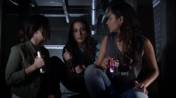 PLL_S04E11_720p_JACK_Up_DownloadSeriesHere_0892.jpg