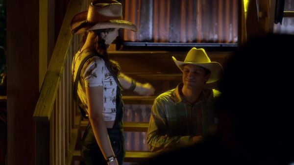 PLL_S04E11_720p_JACK_Up_DownloadSeriesHere_1830.jpg