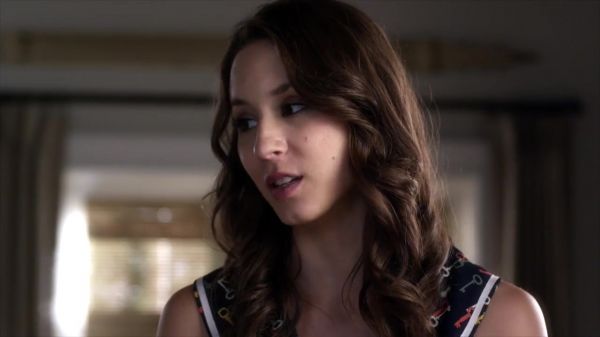 PLL_S04E12_720p_JACK_Up_DownloadSeriesHere_1424.jpg