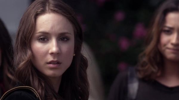 PLL_S04E14_720p_JACK_Up_DownloadSeriesHere_0447.jpg