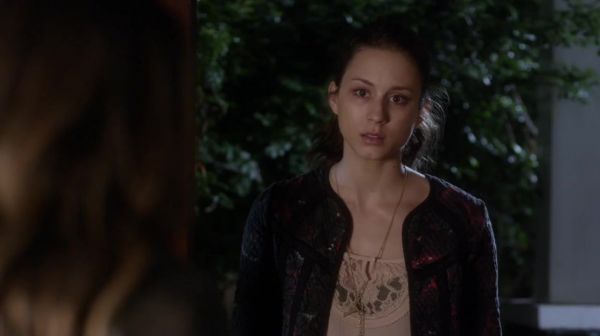 PLL_S04E17_720p_JACK_Up_DownloadSeriesHere_2419.jpg