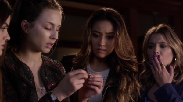 PLL_S04E17_720p_JACK_Up_DownloadSeriesHere_2541.jpg