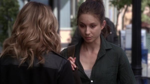 PLL_S04E18_720p_JACK_Up_DownloadSeriesHere_1571.jpg