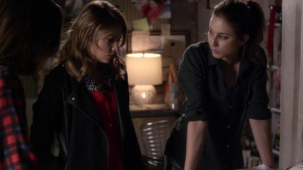 PLL_S04E18_720p_JACK_Up_DownloadSeriesHere_2290.jpg