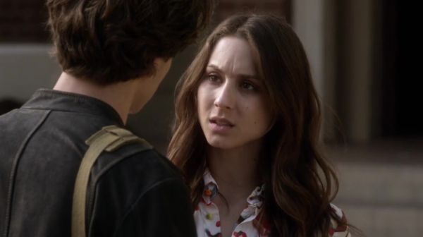 PLL_S04E20_720p_JACK_Up_DownloadSeriesHere_0427.jpg