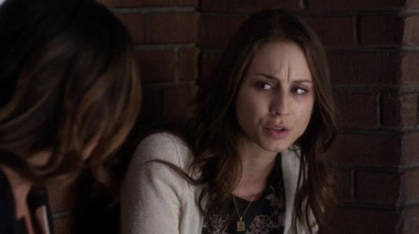 PLL_S04E21_720p_JACK_Up_DownloadSeriesHere_0515.jpg
