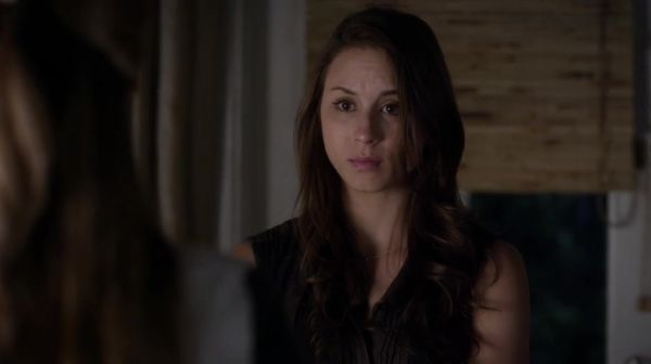 PLL_S04E22_720p_JACK_Up_DownloadSeriesHere_1290.jpg