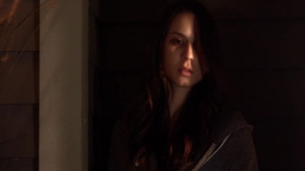 PLL_S04E23_720p_JACK_Up_DownloadSeriesHere_1462.jpg