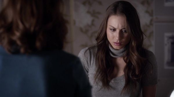 PLL_S04E23_720p_JACK_Up_DownloadSeriesHere_1470.jpg