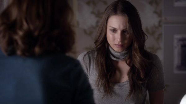 PLL_S04E23_720p_JACK_Up_DownloadSeriesHere_1493.jpg
