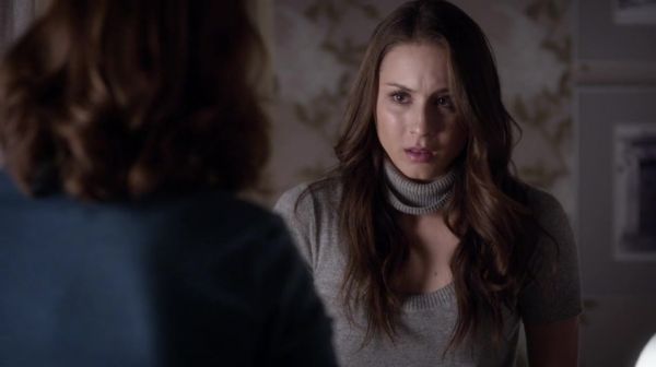 PLL_S04E23_720p_JACK_Up_DownloadSeriesHere_1494.jpg
