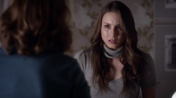 PLL_S04E23_720p_JACK_Up_DownloadSeriesHere_1496.jpg