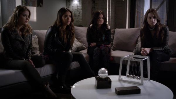 PLL_S04E24_720p_JACK_Up_DownloadSeriesHere_0225.jpg