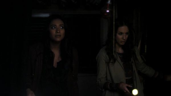 Pretty_Little_Liars_S02x09_720p_Bluray_Dual_PauloADM_1993.jpg