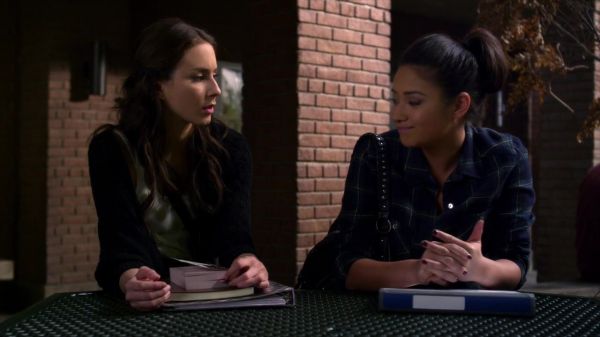 Pretty_Little_Liars_S02x23_720p_Bluray_Dual_PauloADM_0801.jpg