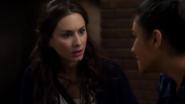 Pretty_Little_Liars_S02x23_720p_Bluray_Dual_PauloADM_0818.jpg