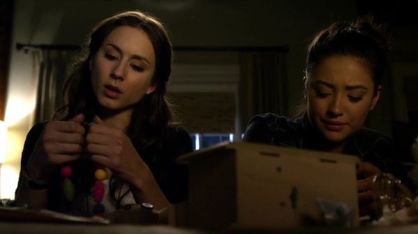 Pretty_Little_Liars_S02x23_720p_Bluray_Dual_PauloADM_1295.jpg
