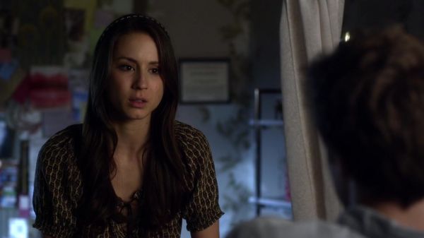 Pretty_Little_Liars_S03E05_BluRay_Rip_720p_Dual_Audio_WWW_TORRENTDOSFILMES_COM_1840.jpg