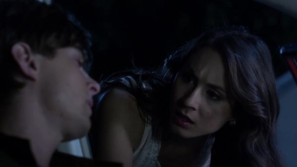 Pretty_Little_Liars_S03E07_BluRay_Rip_720p_Dual_Audio_WWW_TORRENTDOSFILMES_COM_1974.jpg
