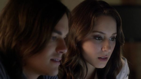 Pretty_Little_Liars_S03E08_BluRay_Rip_720p_Dual_Audio_WWW_TORRENTDOSFILMES_COM_1592.jpg