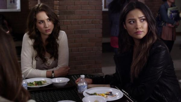 Pretty_Little_Liars_S03E15_BluRay_Rip_720p_Dual_Audio_WWW_TORRENTDOSFILMES_COM_1013.jpg